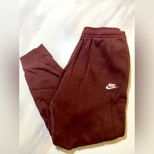 Nike Mens Burgundy Jogger Sweat Pants. Size L